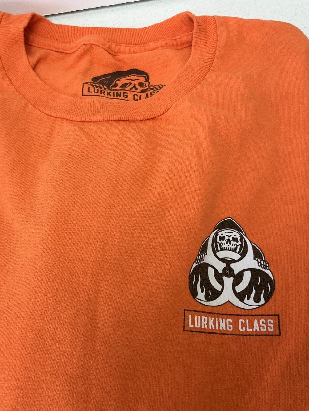 Lurking Class x-Large Mans Pull Over Shirt Orange & Black Skulls Halloween